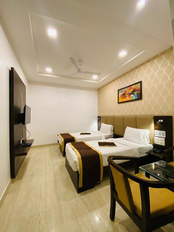 Hotel Ss Grandeur Lucknow Bagian luar foto